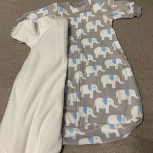 Carter's One Pieces - Carters Sz:Small Baby Sacs Bundle Carter's One Pieces - Carters Sz:Small Baby Sacs Bundle
